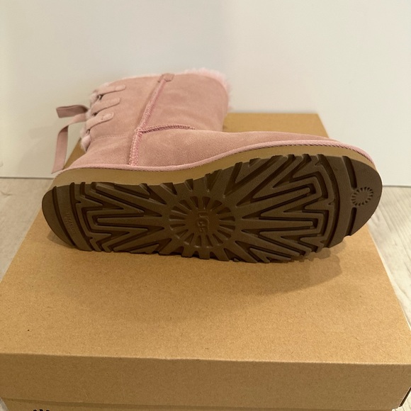UGG Short Continuity Bow Boots In Pink Crystal - Picture 8 of 10